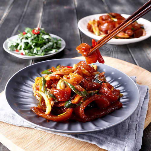 매콤 돼지껍데기 300g (상품별배송비)